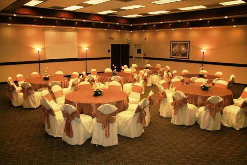 Wyndham Garden Monterrey Norte San Nicolás de los Garzas Restoran fotoğraf